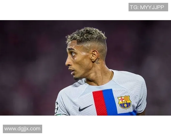 左脚足球天才的崛起与挑战探索那些改变历史的左脚球星们