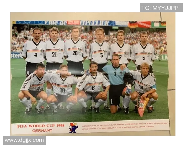 克罗斯亲笔签名限量版足球海报独特珍藏版展现世界级球星风采